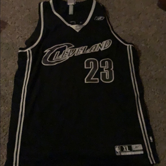 lebron james black cleveland jersey